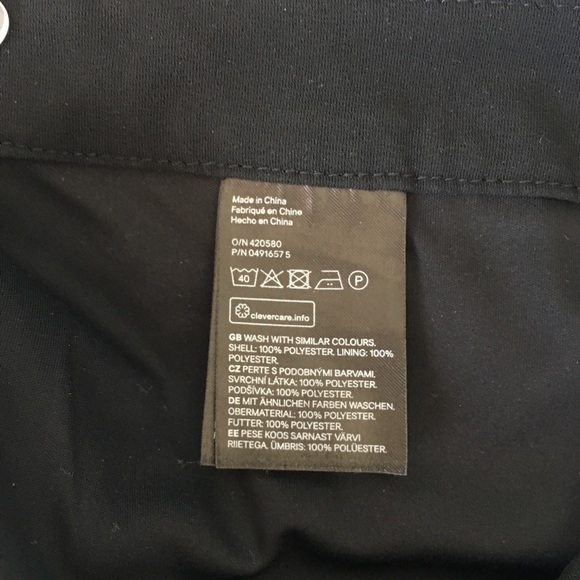 H&M Divided scalloped highwaisted black shorts sz0 - Picture 4 of 5